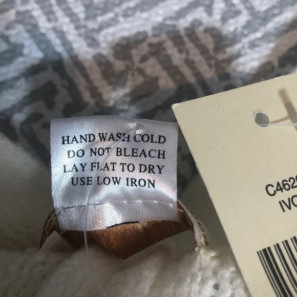 Collection Eighteen Ivory Wrap NWT One Size - Picture 5 of 5